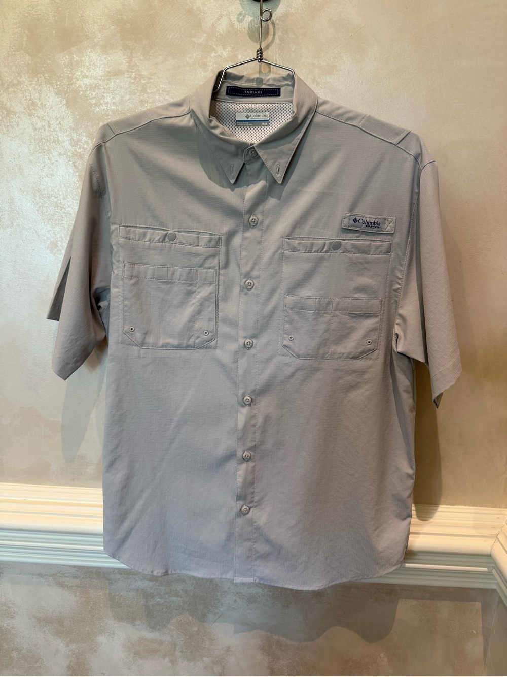 Columbia PFG Men’s Short-Sleeve Button-Down Outdoor Shirt - Light Gray